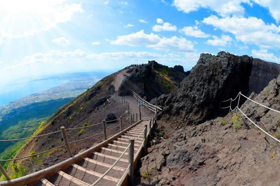 Mount Vesuvius: Round Trip Transfer from Pompeii